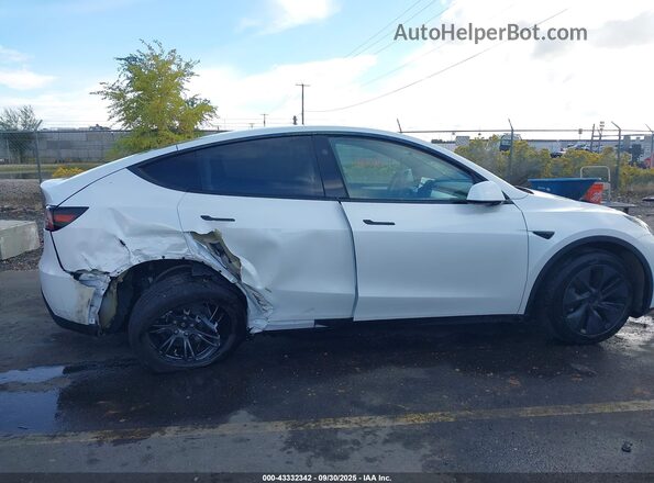 7SAYGDEE8SF295138 2025 TESLA MODEL Y White Սարքավորումների վահանակի տեսք