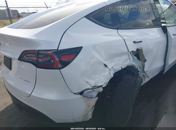 7SAYGDEE8SF295138 2025 TESLA MODEL Y White Դիմացի տեսք