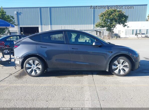 7SAYGDEE9NF337966 2022 TESLA MODEL Y Gray Панорамний вид салону 360°