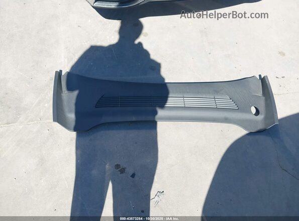 7SAYGDEE9PA120577 2023 TESLA MODEL Y Gray Vista del cuadro de instrumentos