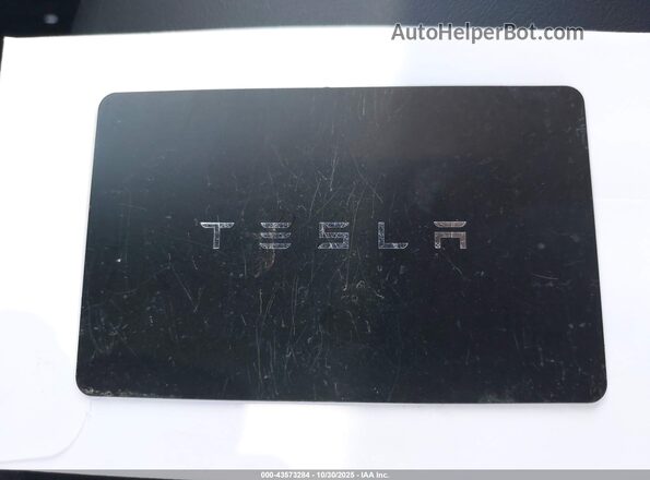 7SAYGDEE9PA120577 2023 TESLA MODEL Y Gray Vista del salpicadero