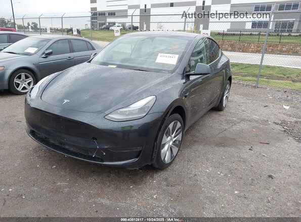 7SAYGDEE9RA275956 2024 TESLA MODEL Y Серый Передняя левая четверть