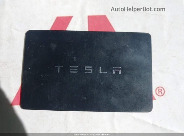 7SAYGDEEXNA021425 2022 TESLA MODEL Y Black Widok deski rozdzielczej