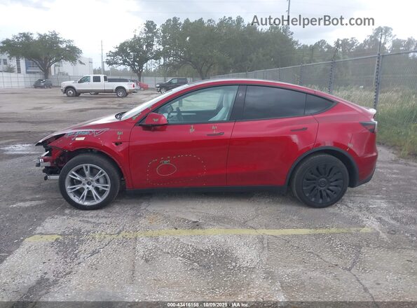 7SAYGDEEXRA245350 2024 TESLA MODEL Y Red სალონის 360-გრადუსიანი ხედი