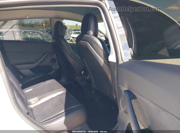 7SAYGDEF0NF574757 2022 TESLA MODEL Y White Widok naklejki z numerem VIN