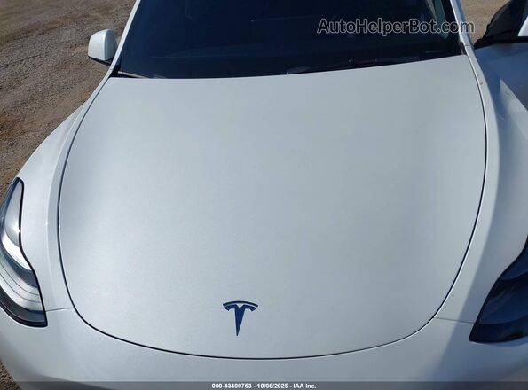 7SAYGDEF0NF574757 2022 TESLA MODEL Y White Widok z tyłu