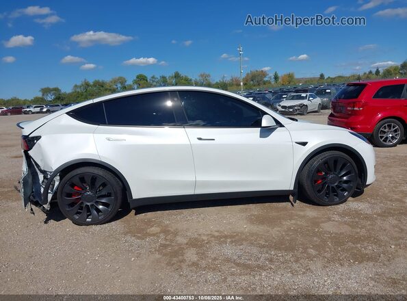 7SAYGDEF0NF574757 2022 TESLA MODEL Y White Widok zestawu wskaźników