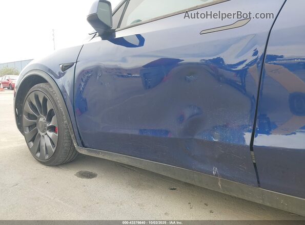 7SAYGDEF2NF524037 2022 TESLA MODEL Y Blue Front view