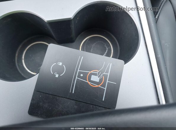 7SAYGDEF4NF461944 2022 TESLA MODEL Y Gray წინა პანელის ხედი