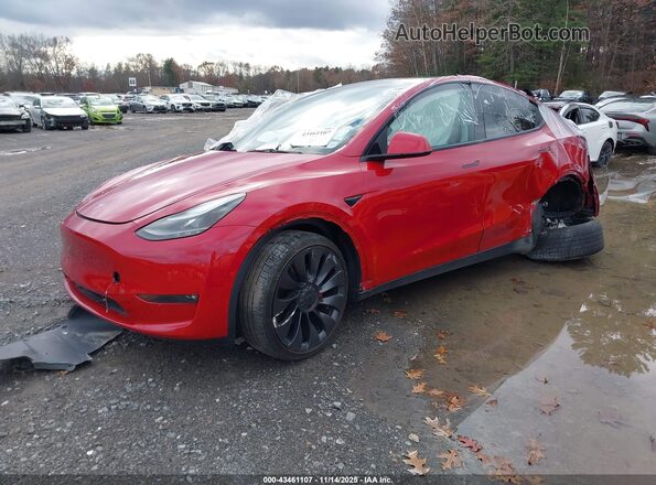 7SAYGDEF6NF379665 2022 TESLA MODEL Y Бордовый Передняя левая четверть