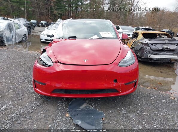 7SAYGDEF6NF379665 2022 TESLA MODEL Y Бордовый Вид панели приборов