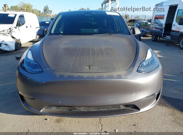 7SAYGDEF6NF511484 2022 TESLA MODEL Y Gray Սալոնի հետևի տեսք