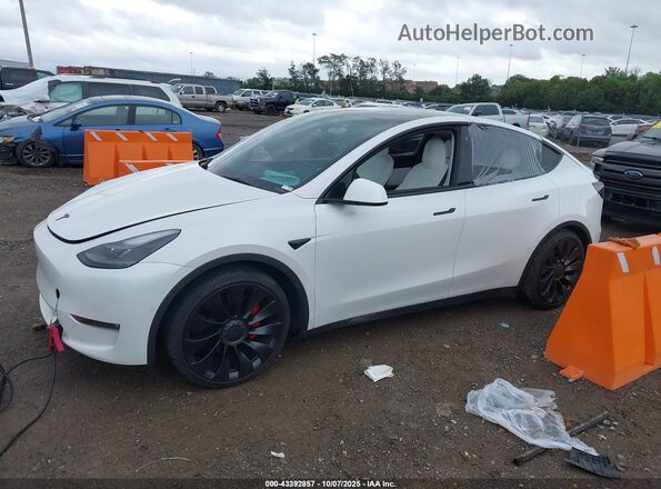 7SAYGDEF6NF516748 2022 TESLA MODEL Y White სალონის 360-გრადუსიანი ხედი