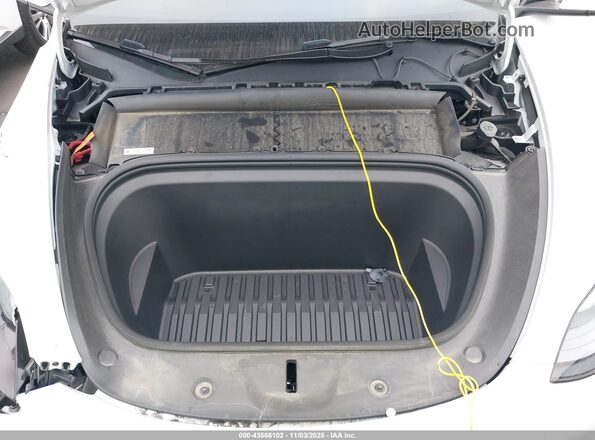 7SAYGDEF6RF112421 2024 TESLA MODEL Y White Vista trasera
