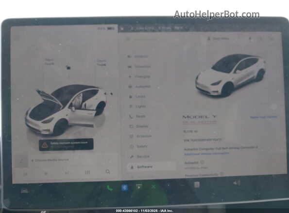 7SAYGDEF6RF112421 2024 TESLA MODEL Y White 