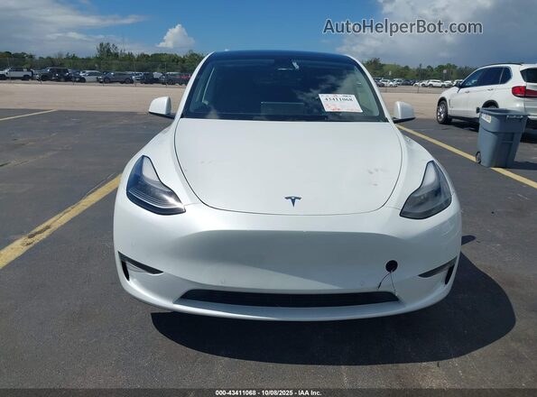7SAYGDEF8NF569418 2022 TESLA MODEL Y White Front view