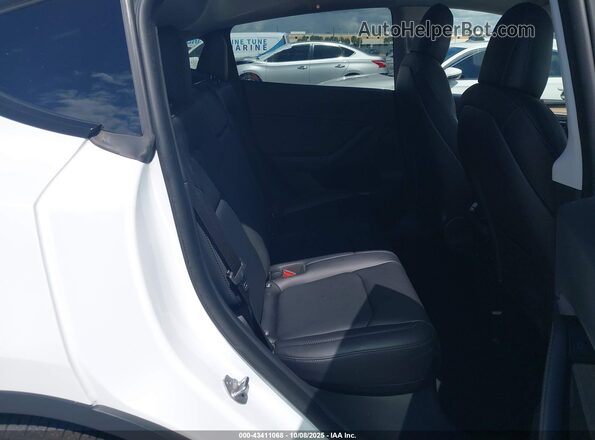 7SAYGDEF8NF569418 2022 TESLA MODEL Y White VIN sticker view