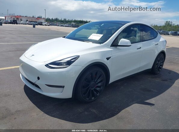 7SAYGDEF8NF569418 2022 TESLA MODEL Y White Front left