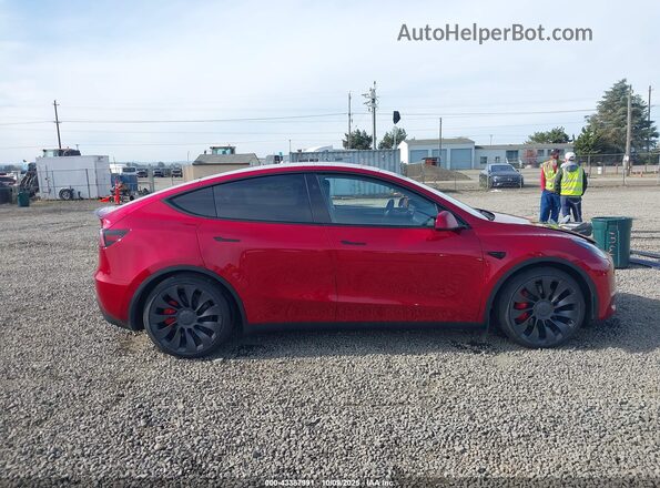 7SAYGDEF9RF079267 2024 TESLA MODEL Y Red Rear interior view