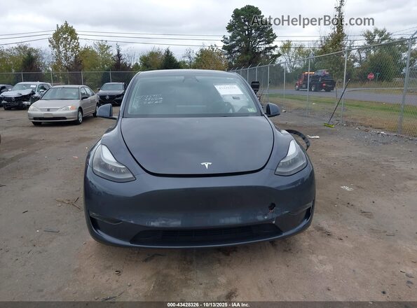 7SAYGDEFXNF495516 2022 TESLA MODEL Y Gray Սարքավորումների վահանակի տեսք