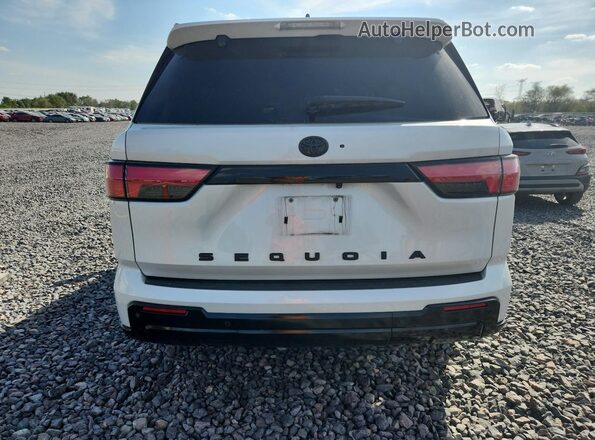 7SVAAABA1RX042426 2024 TOYOTA SEQUOIA White Հետևի տեսք