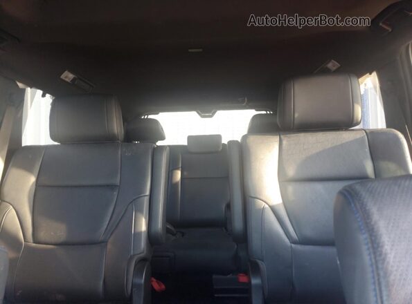 7SVAAABA3PX011546 2023 TOYOTA SEQUOIA White უკანა სავარძლების ხედი