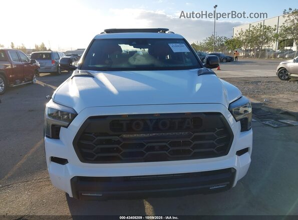 7SVAAABA5SX069148 2025 TOYOTA SEQUOIA Белый Вид щитка приборов