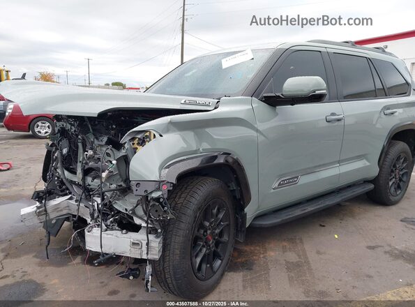 7SVAAABA5SX071711 2025 TOYOTA SEQUOIA Pewter Front view