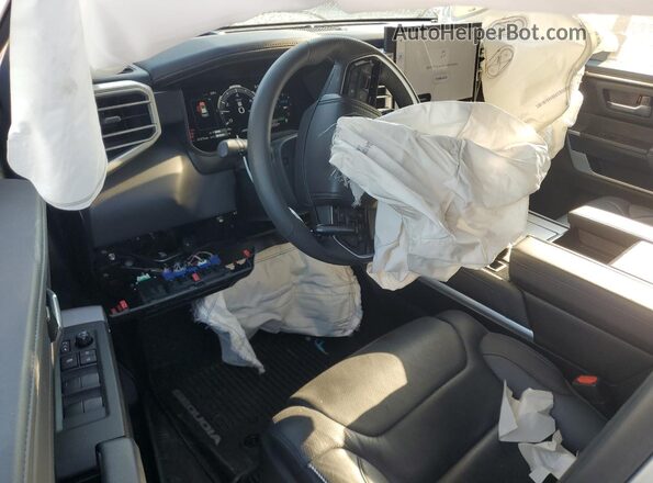7SVAAABA6PX015901 2023 TOYOTA SEQUOIA Серебряный Вид панели приборов