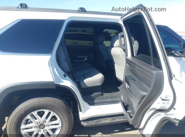 7SVAAABA6SX072253 2025 TOYOTA SEQUOIA White Widok naklejki z numerem VIN
