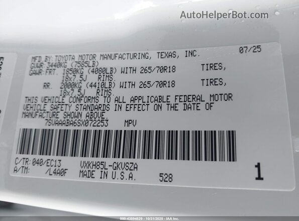 7SVAAABA6SX072253 2025 TOYOTA SEQUOIA White Widok komory silnika