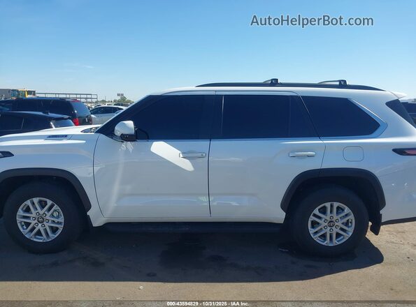 7SVAAABA6SX072253 2025 TOYOTA SEQUOIA White Widok wnętrza 360 stopni