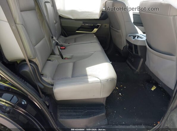 7SVAAABA8PX004088 2023 TOYOTA LIMITED Dark Blue Widok naklejki z numerem VIN