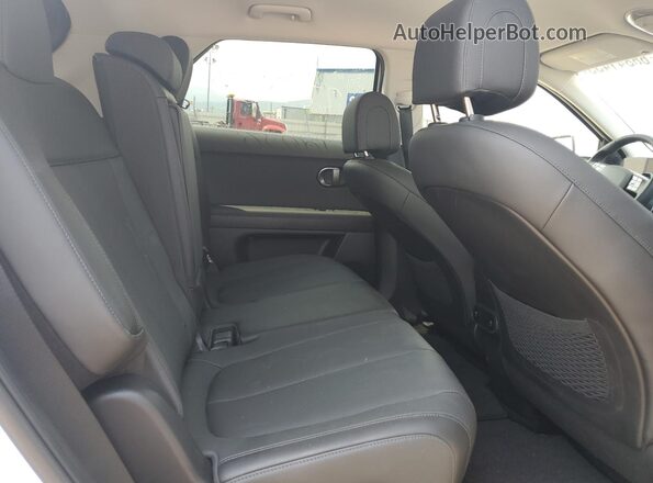 7YAKNDDC9SY027863 2025 HYUNDAI IONIQ White Widok tylnych siedzeń