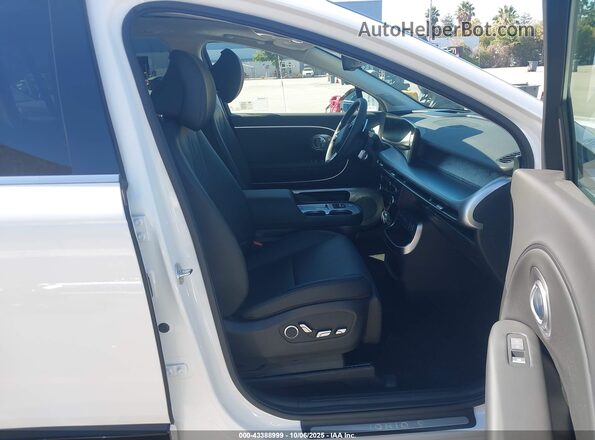 7YAMYFS59TY003693 2026 HYUNDAI IONIQ 9 White Vista interior delantera