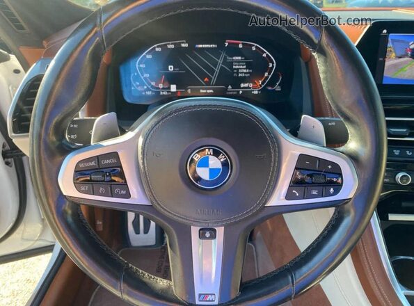 WBAGV8C01MCG76388 2021 BMW M8 White Vista de los asientos traseros