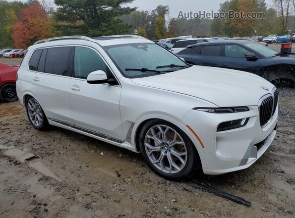 5UX23EM05P9P12225 2023 BMW X7 White Front view