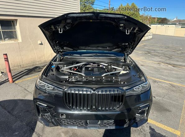 5UXCW2C05M9D86680 2021 BMW X7 Black 