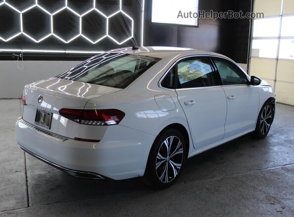 1VWSA7A37MC006922 2021 VOLKSWAGEN PASSAT White 