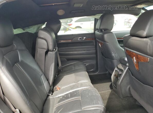 2LMHJ5NK3JBL02423 2018 LINCOLN MKT Black Widok komory silnika