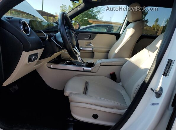 W1N4M4GB8MW091681 2021 MERCEDES-BENZ GLB-CLASS White Widok deski rozdzielczej