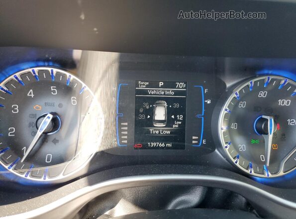 2C4RC1FG7LR134992 2020 CHRYSLER PACIFICA Red Vista de los asientos traseros
