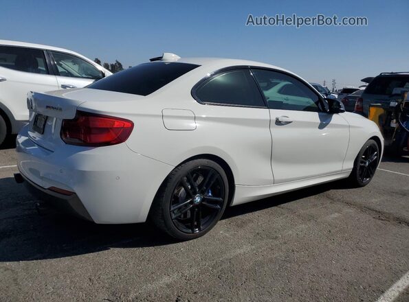WBA2J5C53JVC07318 2018 BMW M2 Белый Передняя правая четверть