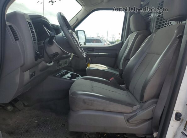 1N6BF0LY1JN814653 2018 NISSAN NV Белый Вид панели приборов
