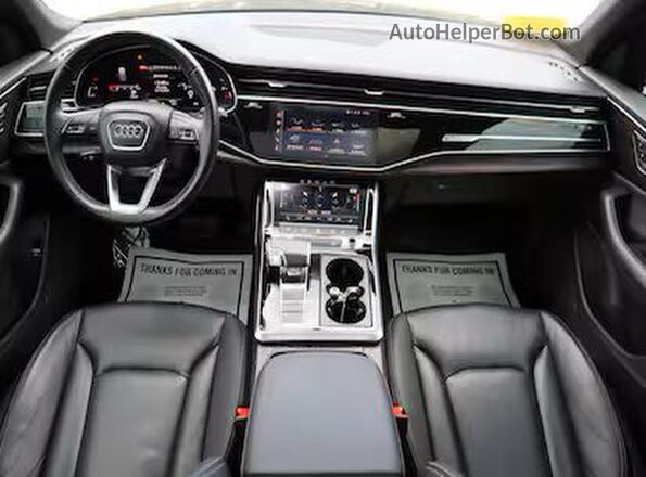 WA1AVAF15MD001066 2021 AUDI Q8 Black Вид задньої частини салону