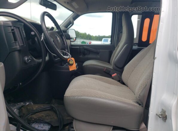 1GTZ7GFPXP1143302 2023 GMC SAVANA White Widok deski rozdzielczej