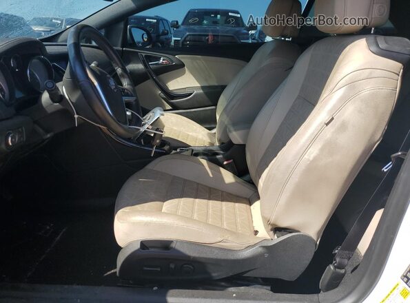 W04WH3N57HG113742 2017 BUICK CASCADA White Widok wnętrza z przodu