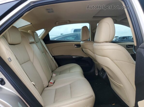 4T1BD1EB5JU060438 2018 TOYOTA AVALON Silver 
