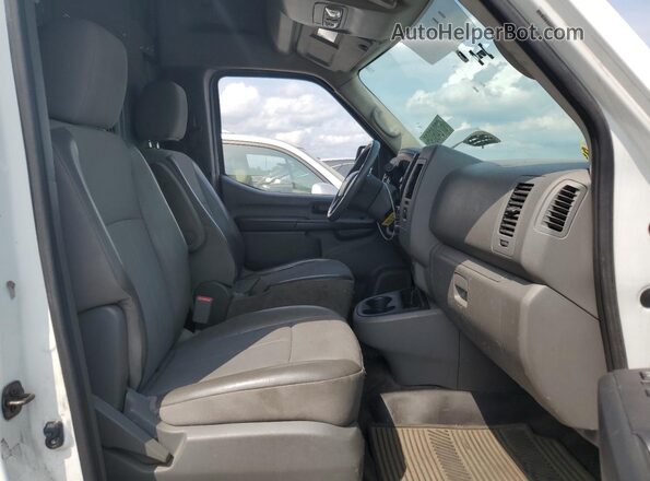 1N6BF0LY1JN814653 2018 NISSAN NV Белый Вид подкапотного пространства