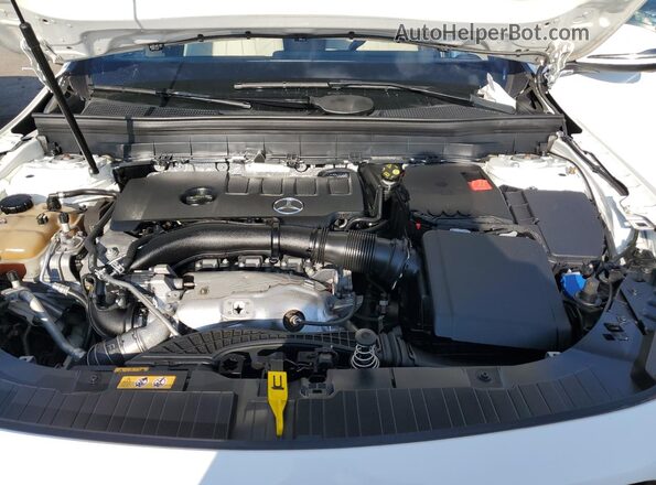 W1N4M4GB8MW091681 2021 MERCEDES-BENZ GLB-CLASS White Widok komory silnika